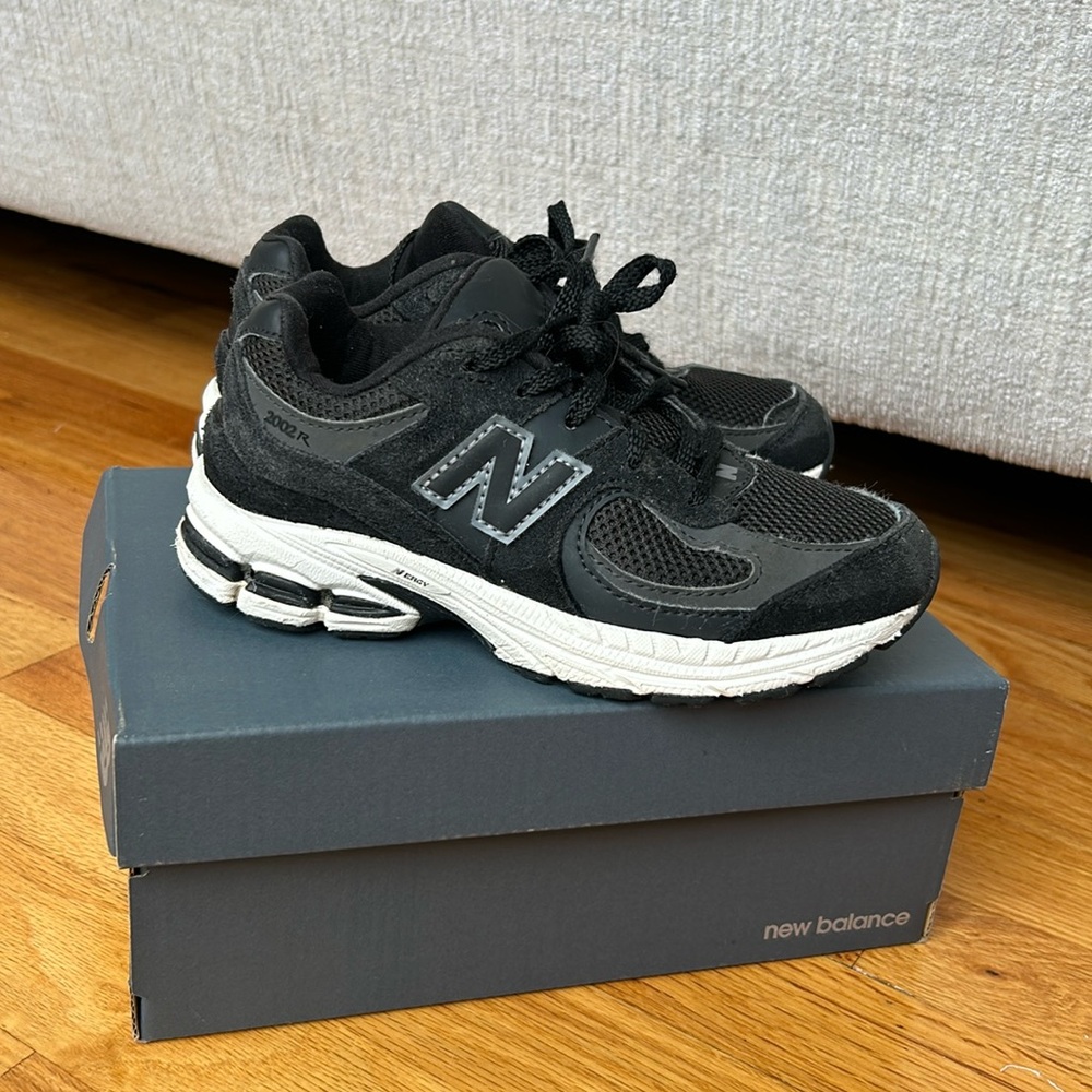 New balance 2002 black